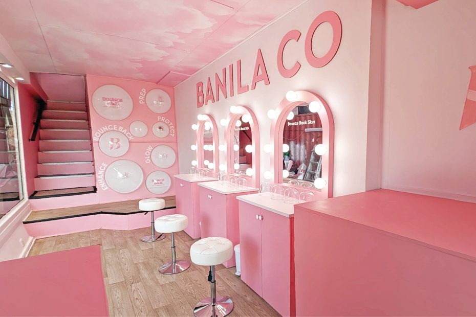 Banilla Co glass bus buildout